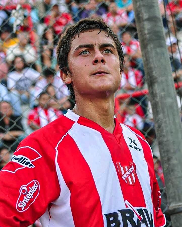 “¿Algo que me haya quedado pendiente en mi carrera? Tuve la mala suerte de perder finales de Champions y Europa League.

Pero también estuve muy cerca de ascender con Instituto, que hubiese sido increíble. Lo pongo al mismo nivel.

Lo que hubiese representado ascender con
