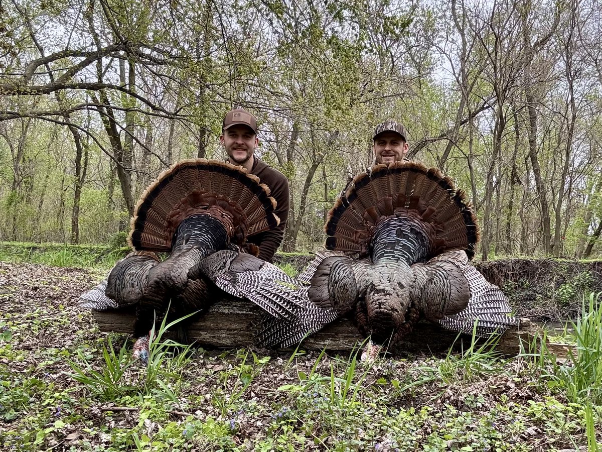 RublineMarket's tweet image. Jake and Adam getting it done! Two birds down and memories made. 
#TurkeySeason #RubLineCrew #SpringSuccess