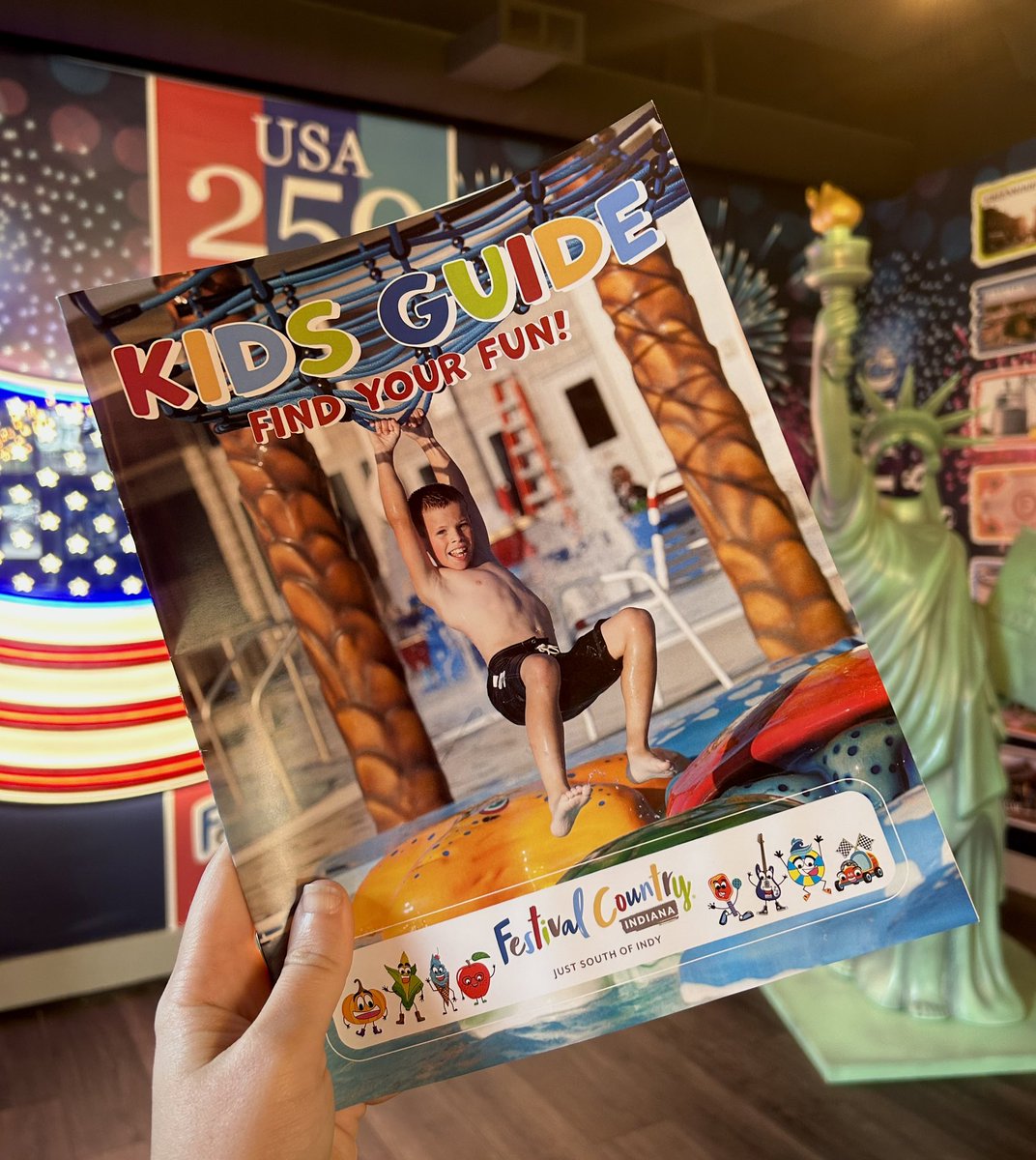Surprise! We have a new guide for all the kid-friendly fun in #festcountryin. It has kids activities, coloring pages, and a brand new story featuring our Festival Country-themed characters. You can pick up a free copy at our visitor center on 66 S. Water St. in downtown Franklin!