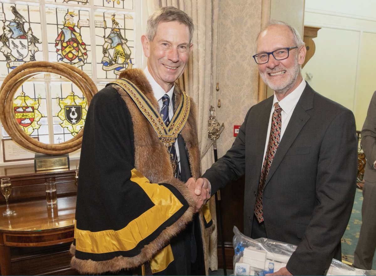 Our Master Charles Brooks was thrilled to welcome Roger Cassidy from AQUABOX to our recent lunch and to hear all about the life saving work they do with our charitable support in bringing their innovative water filters to those who need clean drinking water around the world.