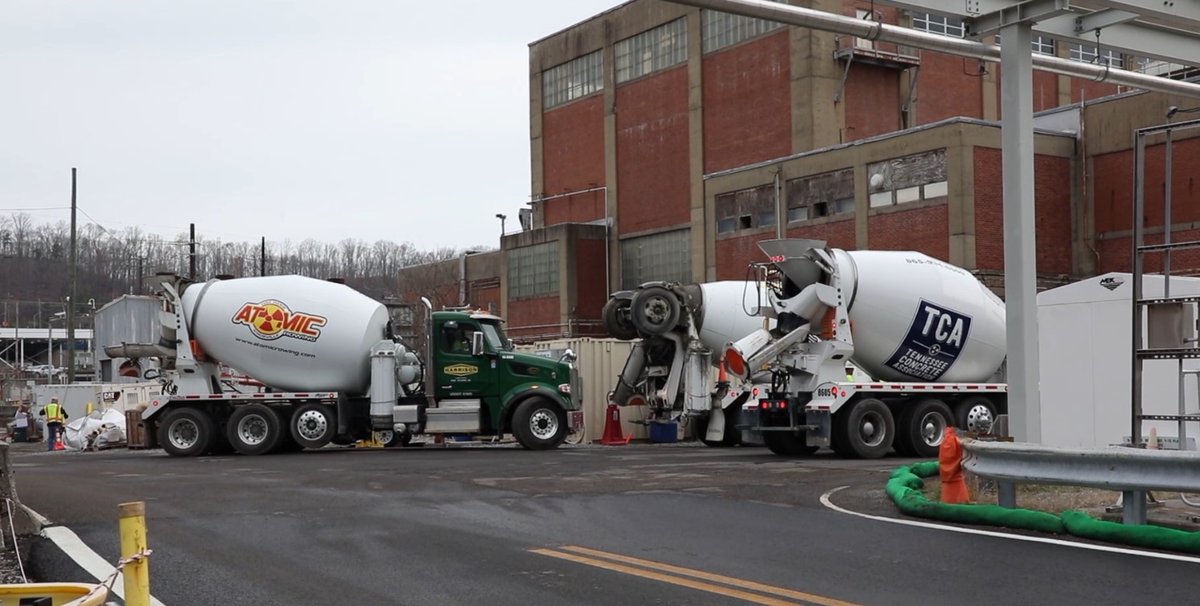 While crews are busy tearing down Alpha-2 at <a href="/y12nsc/">Y-12 NSC</a>, other teams are getting the next massive structure ready for demo. <a href="/UCOR_TN/">UCOR</a> workers have pumped 10 million gallons of water from the basement, and they're pouring 3,000 truckloads of cement at Beta-1.  
energy.gov/em/articles/cr…