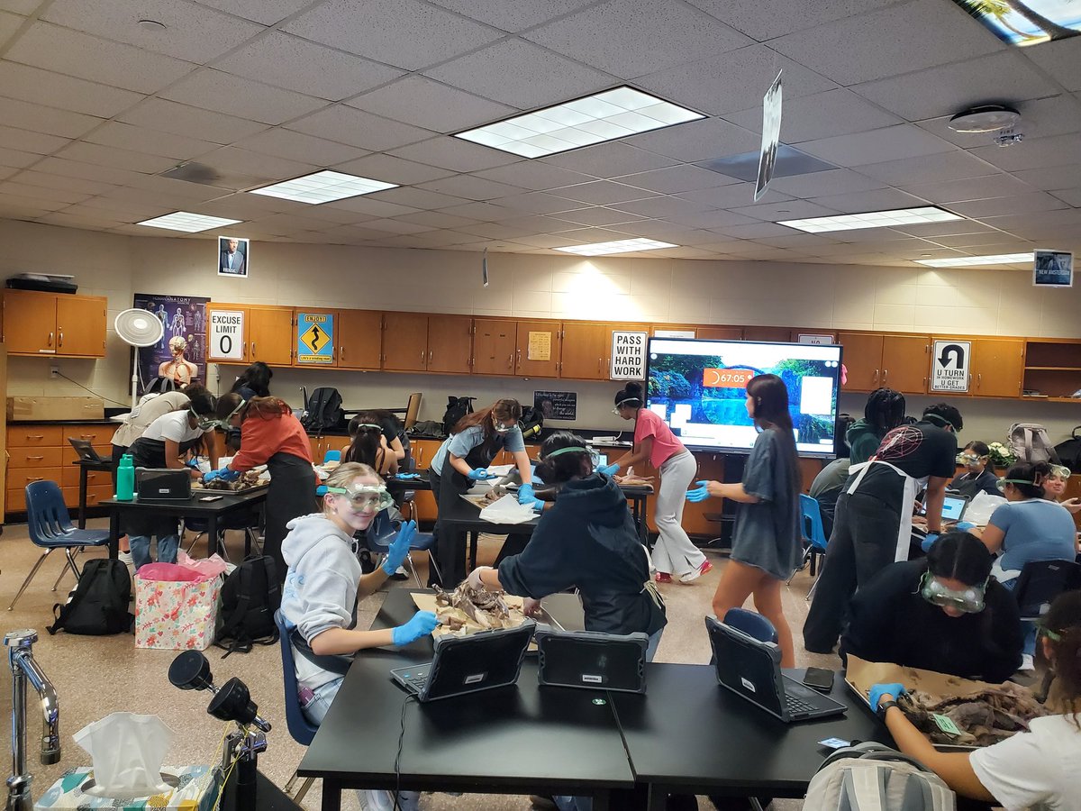 Full House yesterday after school for Open Lab!  <a href="/KISD_CTE/">Klein ISD Career & Technical Education</a> <a href="/KleinOak/">Klein Oak HS</a>