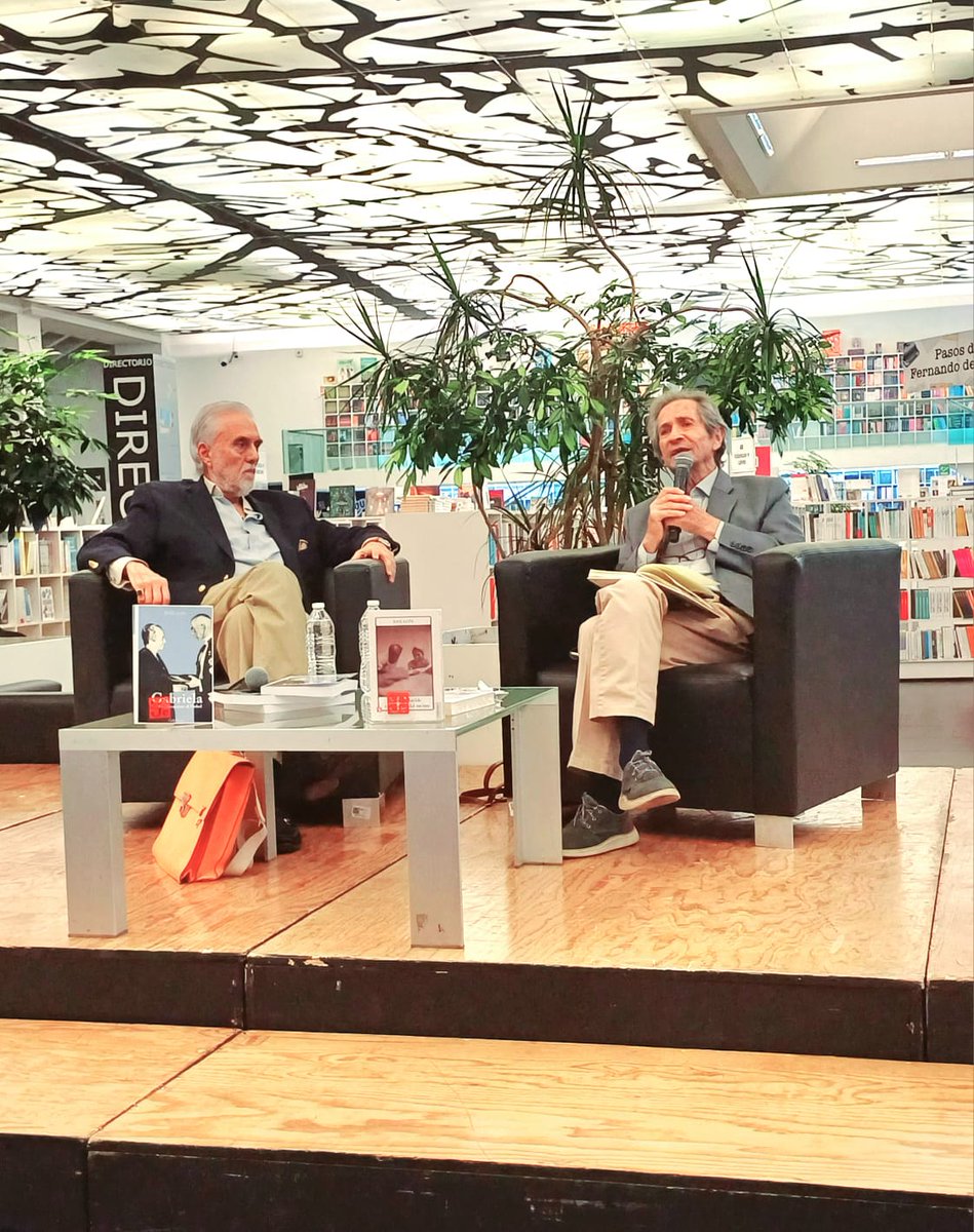 El 5 de mayo tuvimos la especial presencia del embajador José Goñi que, en la Librería Rosario Castellanos presentó sus libros "Gabriela su difícil camino al Nobel" y "Pablo y Matilde en la patria del racimo"