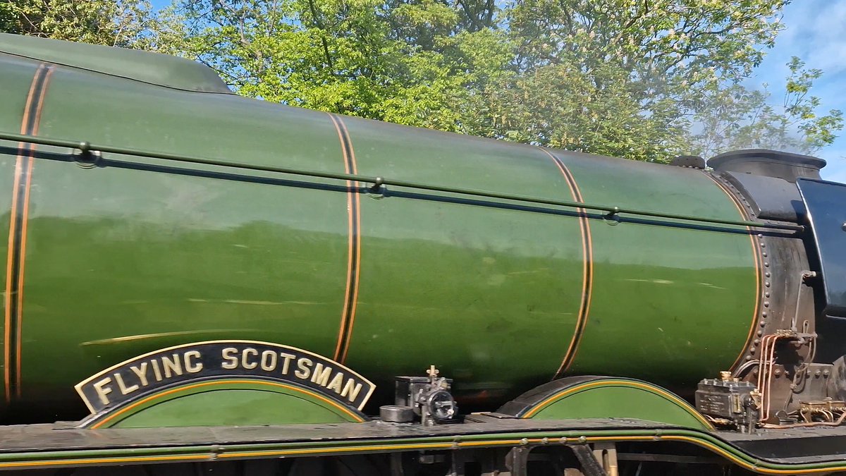 emma892avon's tweet photo. Lovely to see The Flying Scotsman at Acocks Green station today with my brother x https://t.co/JcOqc3HSjn