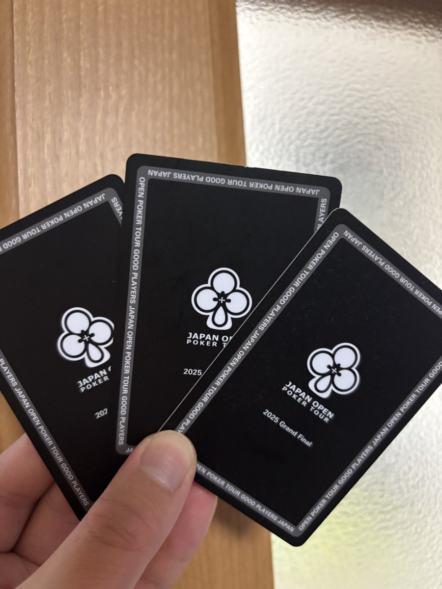 all_shison's tweet photo. ポーカー真剣にやってると愛想悪くなっちゃうの直したいな…と思っていたので『勝ちを目指しながらもグッドマナーを意識する』が今回の目標でした

いろんな人と仲良くプレイできて、結果3枚のカットカードをゲットできたことが自分にとっての白熱の思い出です！
#JOPTミッションチャレンジ #day12 https://t.co/6uX3TrmZY4