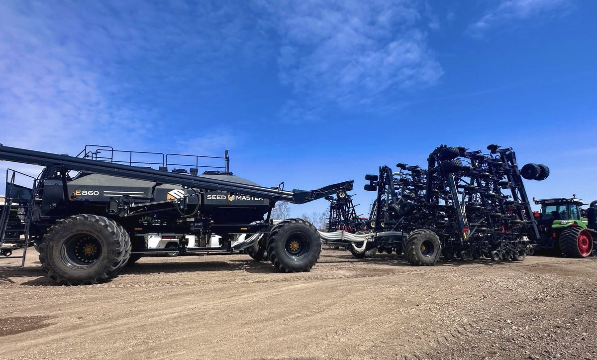 Stop in and Check Out The New SeedMaster Single Knife Drill Paired With The New SeedMaster E-Series Air Cart #plant25 
<a href="/SeedMasterMfg/">SeedMaster Mfg.</a> 

rjsales.ca/listings/74307…