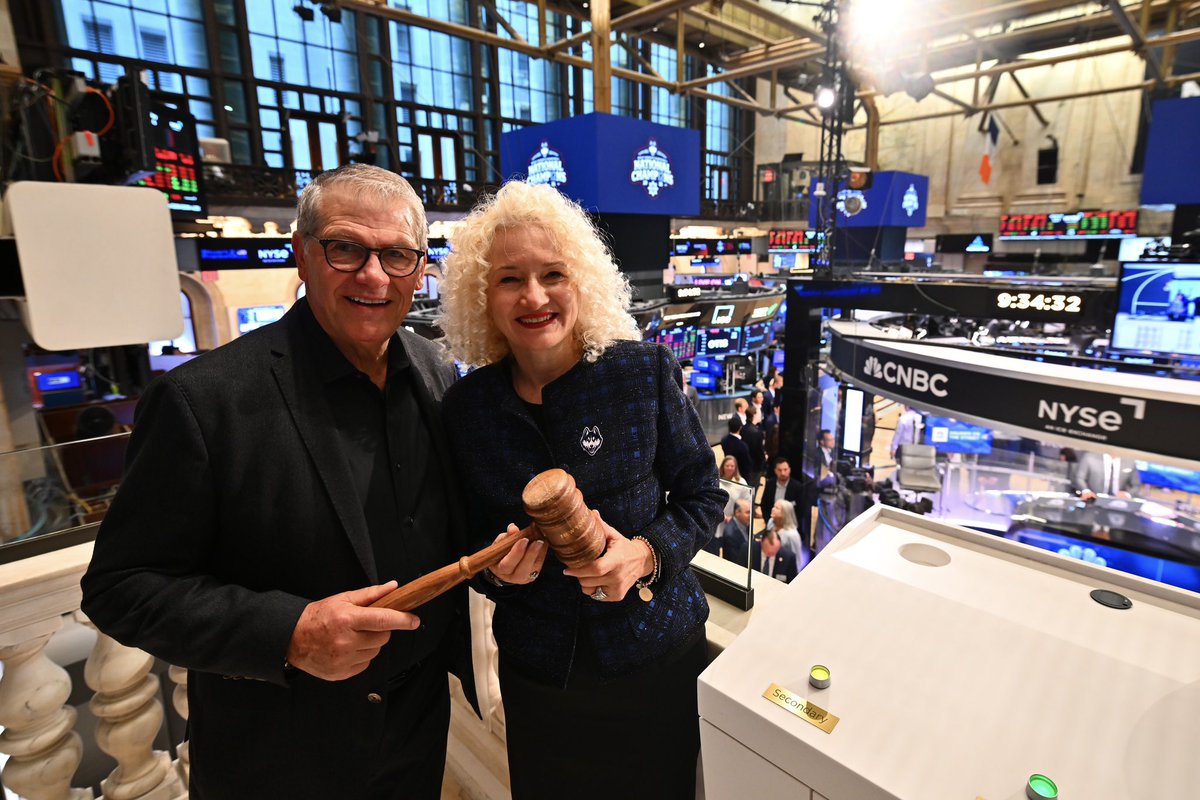 Geno Auriemma rang the opening bell at the New York Stock Exchange!