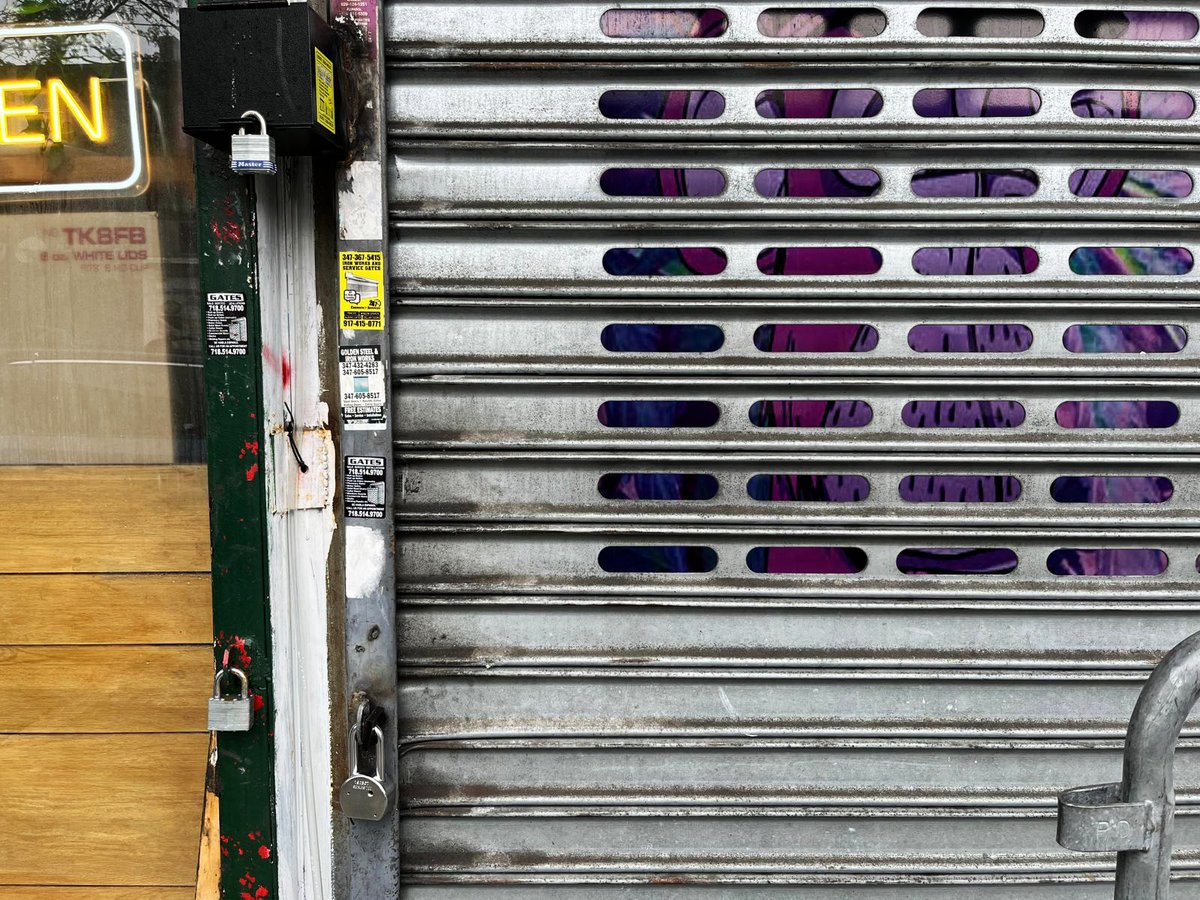 NYPD Quality of Life Division (@nypdqol) on Twitter photo Illegal smoke shop? Not on our watch!
This morning, we joined the <a href="/NYPD115Pct/">NYPD 115th Precinct</a> and <a href="/helloDCWP/">NYC Consumer and Worker Protection</a> to reseal an illegal smoke shop that had been locked up in the past.
Working closely with our partners, we will continue to improve the quality of life in our city. Illegal smoke shop? Not on our watch!
This morning, we joined the <a href="/NYPD115Pct/">NYPD 115th Precinct</a> and <a href="/helloDCWP/">NYC Consumer and Worker Protection</a> to reseal an illegal smoke shop that had been locked up in the past.
Working closely with our partners, we will continue to improve the quality of life in our city.