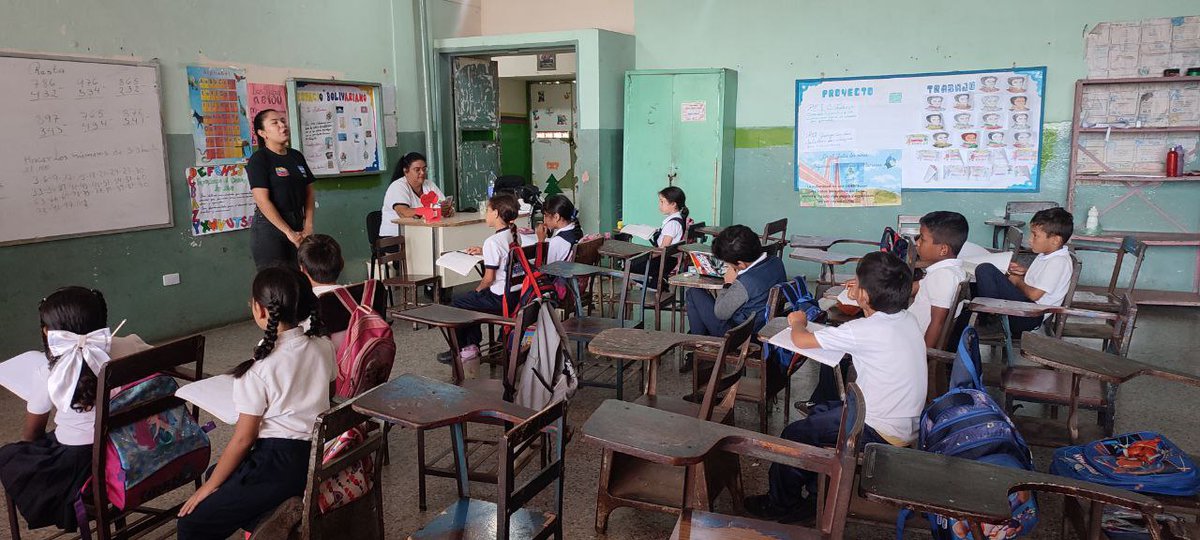 senadeszulia's tweet photo. El Servicio Nacional para el Desarme (SENADES) Estuvo realizando en taller 
"Mi Proyecto de Vida: Habilidades para Potencializar" en la “Unidad Educativa Vladimiro Guanipa” en San Francisco. https://t.co/FL94k85MrY