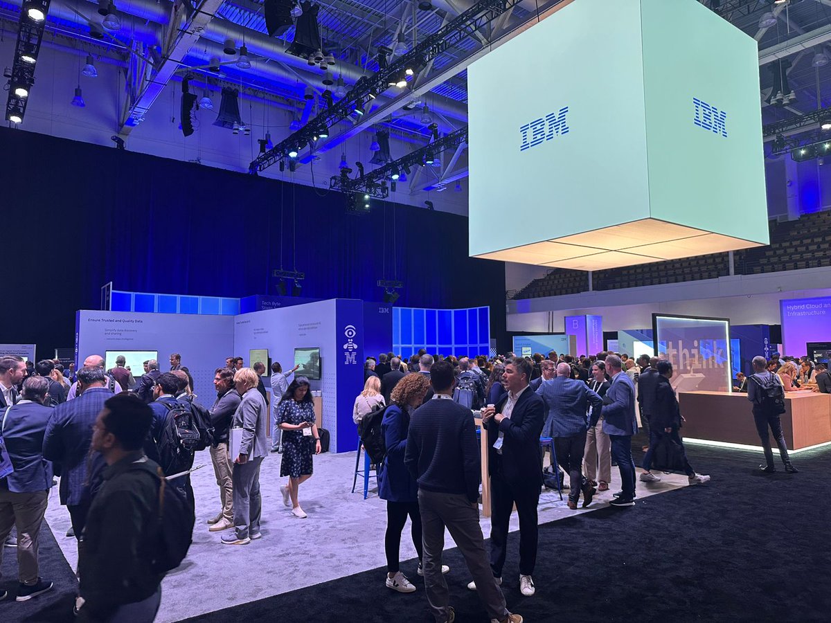 Novacomp's tweet image. 📍 Boston | IBM Think 2025

Nuestro Country Manager 🇲🇽 Peter Kroll representa a Novacomp en uno de los eventos clave del año.

💡 IA, cloud y transformación digital en el centro de la conversación.

#Novacomp #IBMThink2025 #TechLeadership #TransformaciónDigital