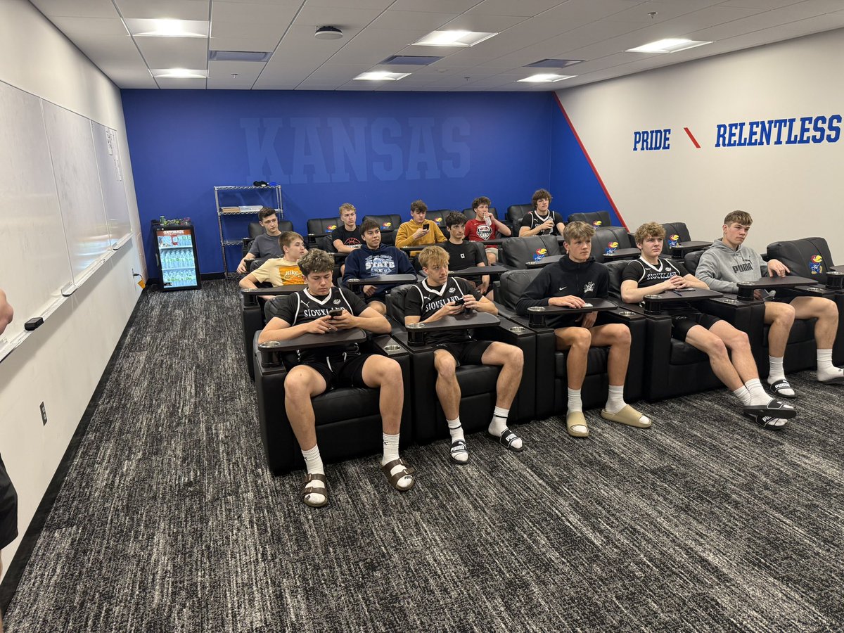 Siouxland Boys Basketball Academy (@siouxlandbball) on Twitter photo Fun weekend in KC. 10-2 record and program and we got better. Big thanks to <a href="/KU_Football/">Kansas Football</a> for showing some of our guys their campus and facilities! Looking forward to Rockford. <a href="/PRO16League/">PRO16/NXTPRO League</a> <a href="/NxtProHoops/">NXTPRO Hoops</a> Fun weekend in KC. 10-2 record and program and we got better. Big thanks to <a href="/KU_Football/">Kansas Football</a> for showing some of our guys their campus and facilities! Looking forward to Rockford. <a href="/PRO16League/">PRO16/NXTPRO League</a> <a href="/NxtProHoops/">NXTPRO Hoops</a>