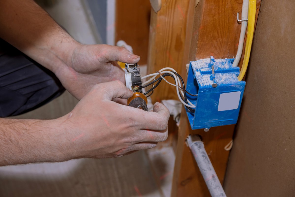 Reliable electrical services from James Frew 🤝

Our reliable team of skilled electricians is readily available to deliver expert electrical solutions to domestic customers, with safety at the forefront of everything they do 💡

More here 👉 shorturl.at/111aa