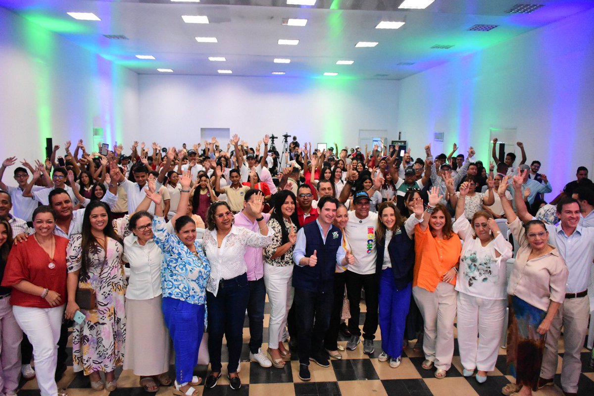 ¡111 años de historia y amor por una educación pública de calidad cumple la Normal La Hacienda!

Celebramos con orgullo más de un siglo de su trayectoria educativa. Gracias a cada maestro, directivo y estudiante que ha hecho de esta institución un hogar lleno de aprendizaje,