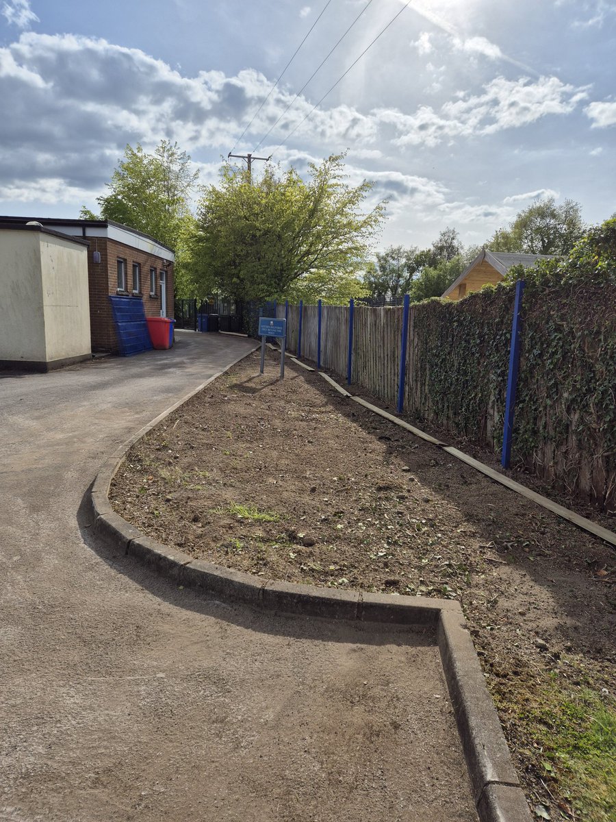 Work continues at pace outside 👏👏