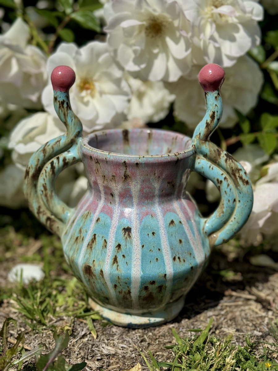 A fertile vessel, a vision of springtime

Creating much in many dimensions 🌸