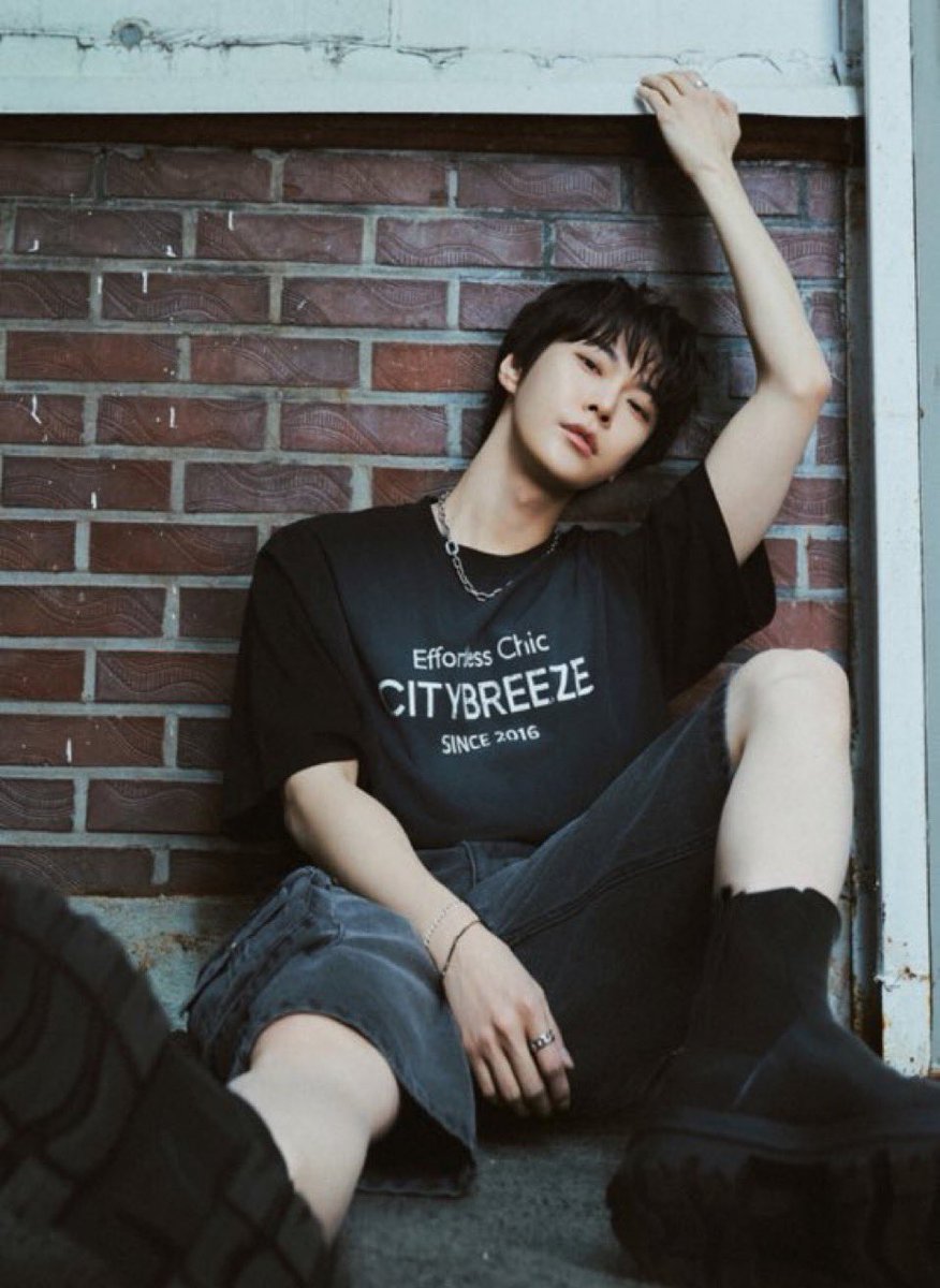 DOYOUNG tweet media