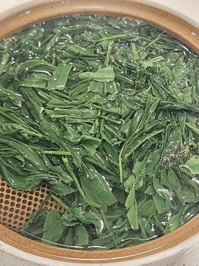 Rin_Obsidian's tweet photo. 岩手から帰宅！
新茶届いてた。甘～い☺
🍵狭山初摘み茶(◯伸 増岡園)
#茶好連 https://t.co/MnRocE2H7x