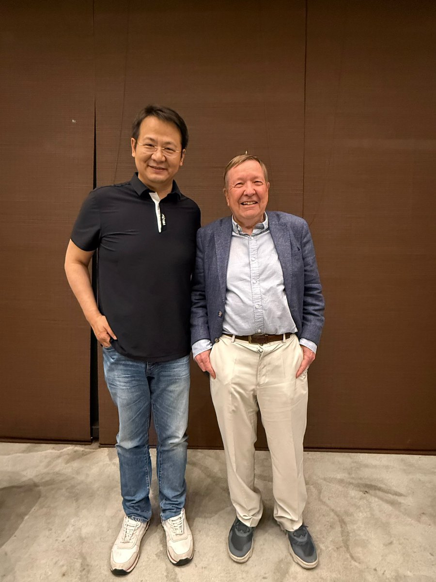 Had the great honor of having dinner and a great chat with Cambridge’s Trevor Robbins — a legend in neuroscience and psychology, ranked No.1 globally for years. He’s got an H-index of 270 and over 244,000 citations. Inventor of the CANTAB monkey training system, and currently