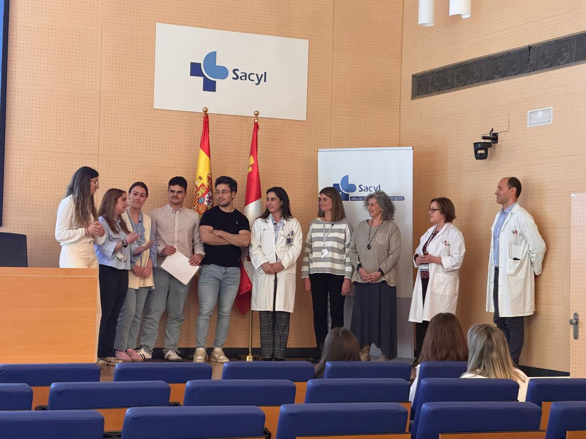 Jornada comprometidos con la docencia en el Hospital Universitario del Rio Hortega de Valladolid

Entrega de reconocimientos por parte de miembros de la Junta de Gobierno del Colegio, Laura Carricajo y Mª Teresa Albillo, a mejor TFR  por los #EIR 👏🏾

#DiadelaEnfermeria
