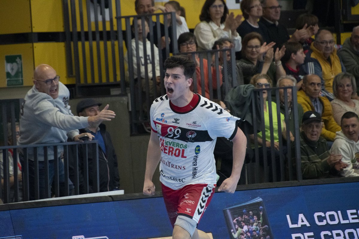 ¿Pero qué hiciste? 🫣 <a href="/granpablete99/">Pablo Herranz</a> 

Directo al 𝐓𝐎𝐎𝐎𝐎𝐎𝐏 3️⃣ 𝐆𝐎𝐋𝐄𝐒 de la jornada (y os aviso que en directo fue aún mejor) 🎩

Vamos a empezar a llamarte "Rosquitas" Herranz 🍩😜