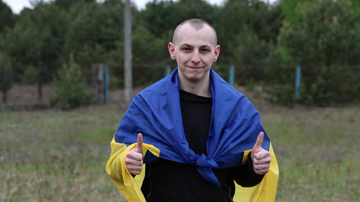 At home 🇺🇦
205 of our warriors returned to Ukraine from russian captivity. 

Every day, we fight for our people. We will definitely do everything to bring each and every one back.
