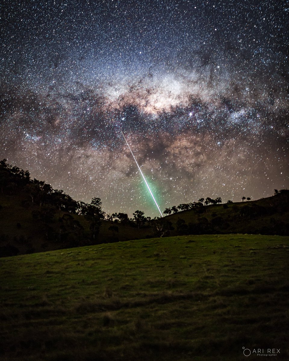 Canberra’s skies are clear, Eta Aquariids are still dazzling after 2am.
This meteor? Total cosmic luck,snuck into a test shot behind me, I only noticed it after a bright light and then hearing a weird crackle… aliens? Nah, just pure magic.😀
#EtaAquarids #MeteorShower #Canberra