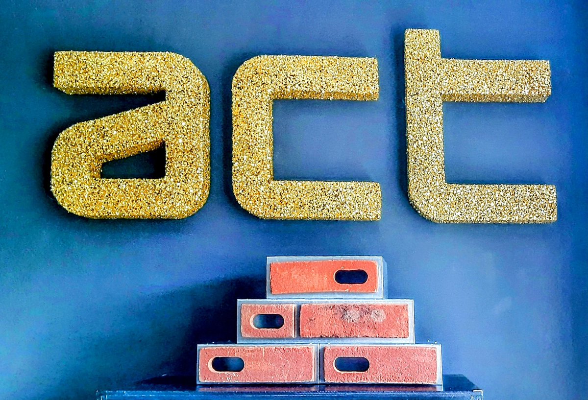 𝗦𝘄𝗶𝗳𝘁𝘀 𝗻𝗲𝗲𝗱 𝘂𝘀 𝗻𝗼𝘄
Email your MP
Subject EDM 1065

Dear 
Please sign this EDM Securing habitat for endangered swifts &amp; other cavity nesting birds - Early Day Motions - UK Parliament

edm.parliament.uk/early-day-moti…

Yours sincerely, 
 (Inc your name address &amp; postcode)