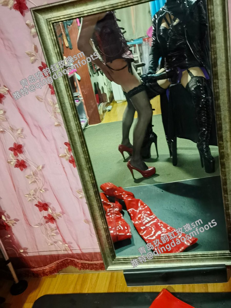 四爱奴异装癖sm
黑色皮装皮靴女王
#女攻四爱 #四爱女s #四爱男m
#四爱姐姐 #皮靴 #皮装 #御姐 #调教 #前列腺高朝 #跪拜 #舔 #穿戴玩具 #超大阳具 #青岛四爱 #青岛女s #青岛女王 #青岛丝足 #青岛同城