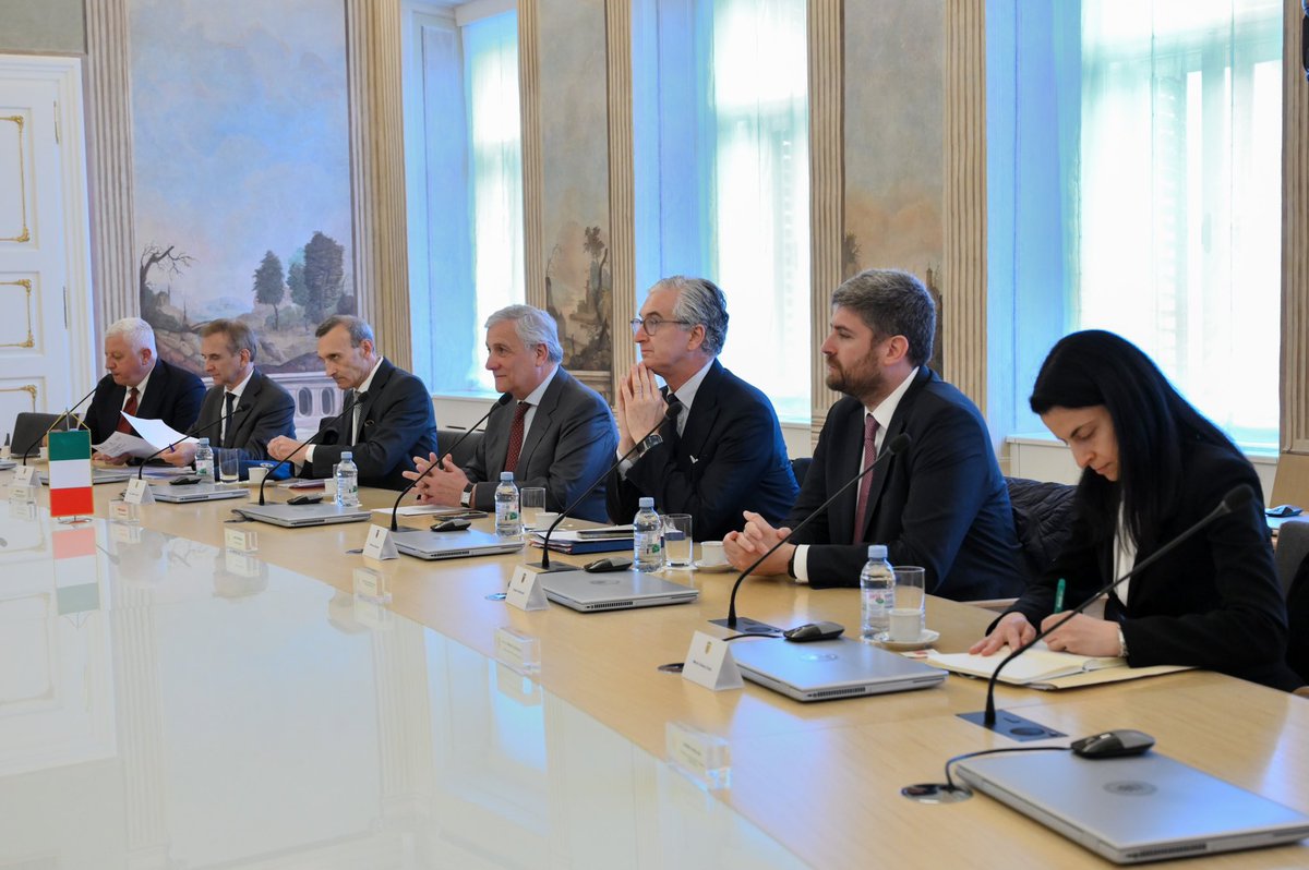 Andrej Plenković (@andrejplenkovic) on Twitter photo U Banskim dvorima primio sam potpredsjednika talijanskog Vijeća ministara i ministra vanjskih poslova i međunarodne suradnje <a href="/Antonio_Tajani/">Antonio Tajani</a>, s kojim smo potvrdili partnerske i dobrosusjedske odnose Hrvatske i Italije 🇭🇷🤝🇮🇹.
Drago nam je da je u Zagrebu održan U Banskim dvorima primio sam potpredsjednika talijanskog Vijeća ministara i ministra vanjskih poslova i međunarodne suradnje <a href="/Antonio_Tajani/">Antonio Tajani</a>, s kojim smo potvrdili partnerske i dobrosusjedske odnose Hrvatske i Italije 🇭🇷🤝🇮🇹.
Drago nam je da je u Zagrebu održan