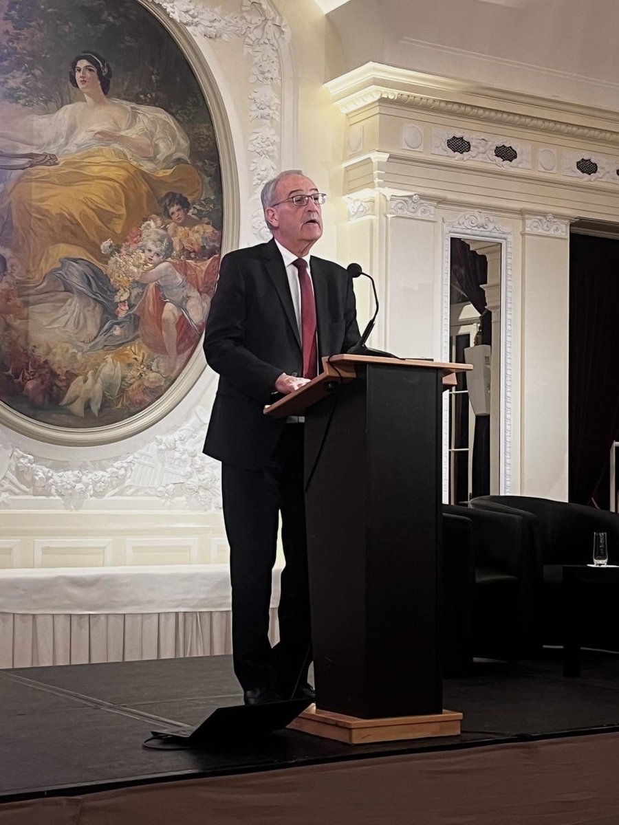 An der GV von @HoldingsSwiss habe ich versprochen, mich weiterhin für starke #Rahmenbedingungen einzusetzen. Von der #Wirtschaft erwartet der Bundesrat weiterhin Eigenverantwortung, Weitsicht und Engagement.