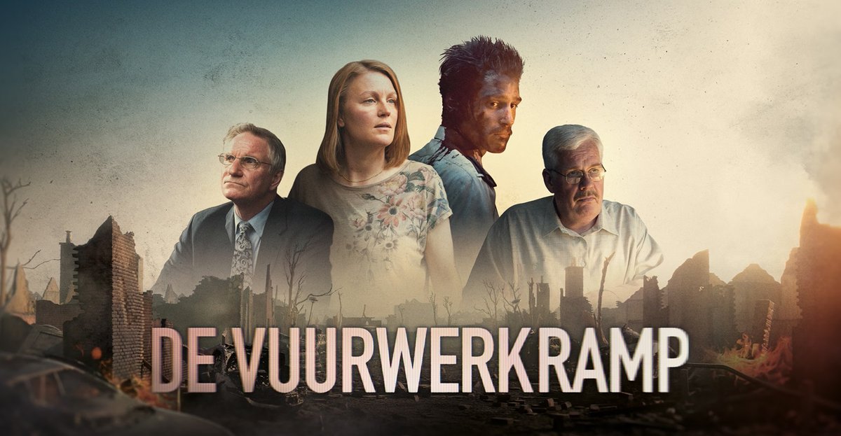 EARCATCH's tweet image. 📺 Nu te volgen op tv: De Vuurwerkramp.

Wat 25 jaar geleden begon als een zonnige dag, eindigde in een allesverwoestende ramp. Een enorme explosie veegt een complete stadswijk van de kaart.

Met #audiodescriptie via #Earcatch.

#IkKijkMeeMetAD #VuurwerkRamp #SAVT