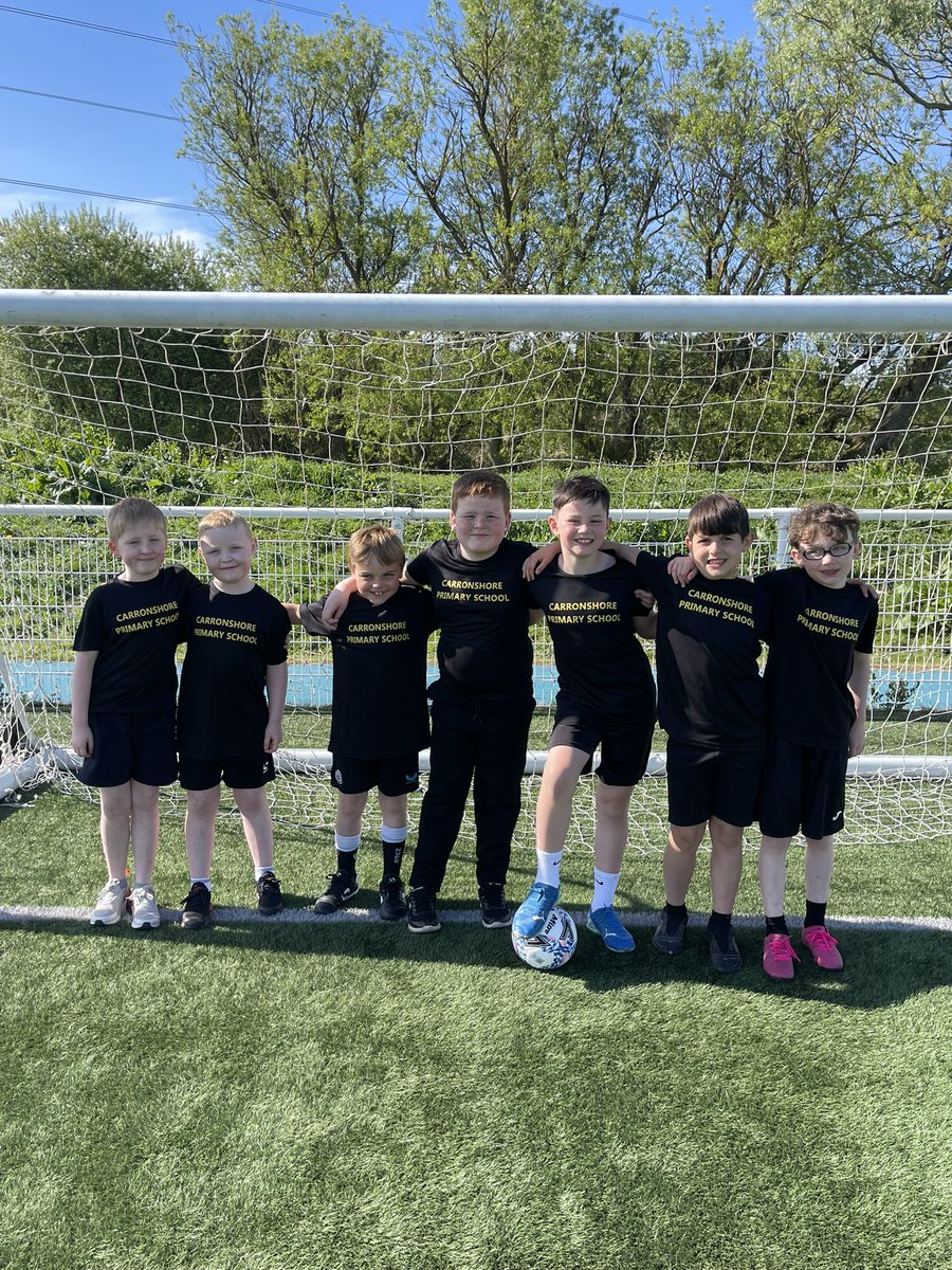 EWOcarronshore's tweet photo. Great morning of football for some P3/P4 boys at Little kerse for a fun football festival. We smashed it and had a fab time in the sun. Thanks to active school Falkirk for organising, @carronshoreps https://t.co/UYB44sEJyC