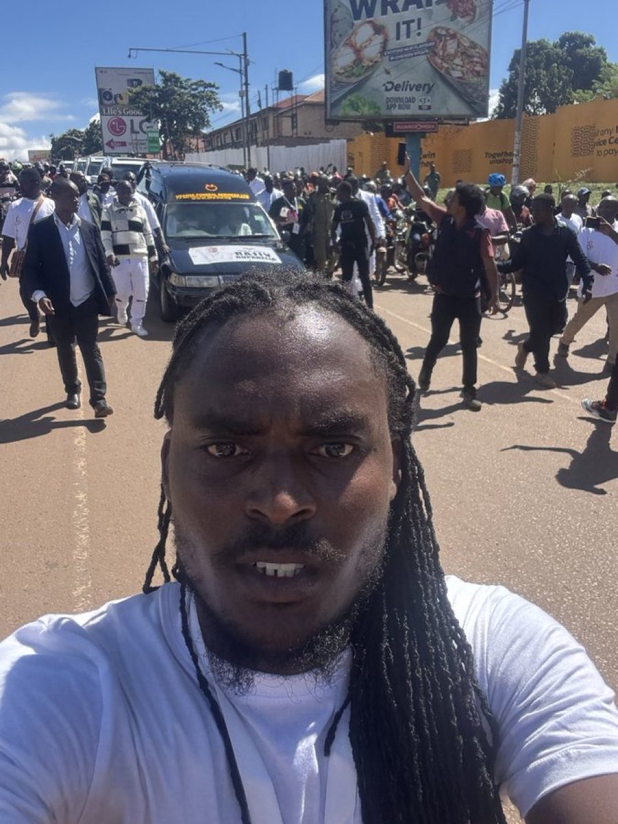 Naye Kookie promotions akolela ani??🌚