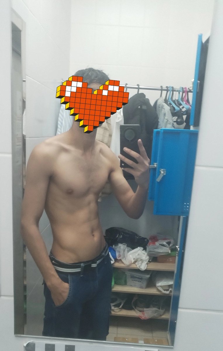 بدأت تمارين قبل 4 اشهر و لأول مرة في حياتي بعمر 24 سنة
كان وزني 69Kg و الان 76Кg
هدفي الوصول الى 100Кg في نهاية 2025
{انا اعاني من النمو البطيء بسبب طولي البالغ 196см}
اذا تحبون تنطوني نصيحة في هذا الرحلة
رح اكون ممنون جداً
&lt;كل شهر انزل صورة لجسمي&gt;