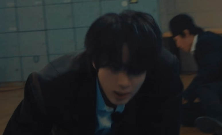 jkyoongs's tweet photo. the most impressive part about jin's action routine is not just the execution of all the stunts but the facial expressions he carried throughout like that is an ACTOR who ACTS https://t.co/TkdT818WCX