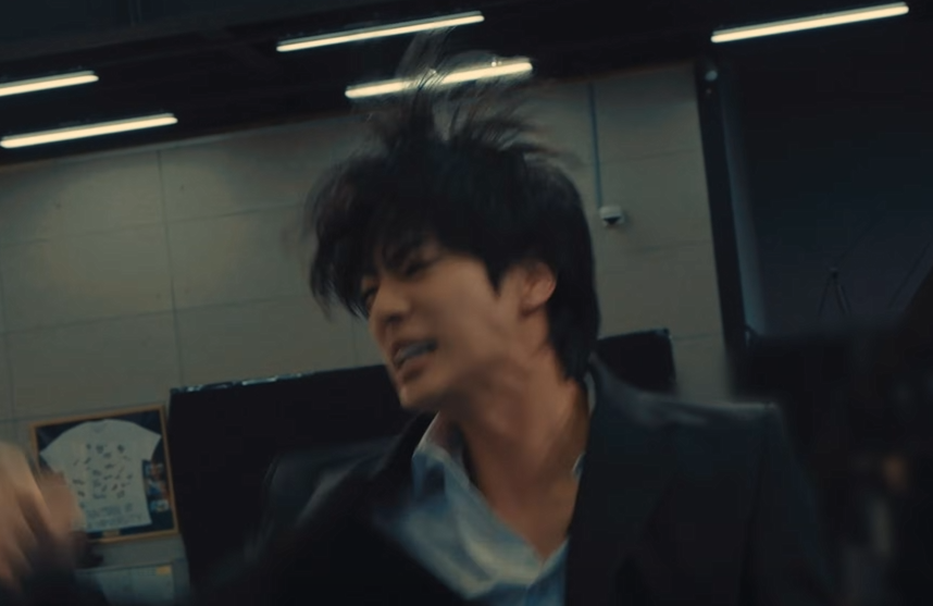 jkyoongs's tweet photo. the most impressive part about jin's action routine is not just the execution of all the stunts but the facial expressions he carried throughout like that is an ACTOR who ACTS https://t.co/TkdT818WCX