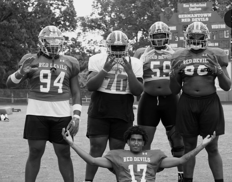 Andre (AJ) Amos Jr.⭐⭐⭐ (@andreamosjr0) on Twitter photo The trenches only meant for 🦍🦍.. Got to made for this💪🏿💪🏿.. Its a war. #GTown1Town #Lineman <a href="/iamcoachgene/">Gene Robinson III</a> <a href="/johnvarlas/">John Varlas</a> <a href="/9ninezer0/">3⭐️ Djidjou Bah 🇬🇳</a> The trenches only meant for 🦍🦍.. Got to made for this💪🏿💪🏿.. Its a war. #GTown1Town #Lineman <a href="/iamcoachgene/">Gene Robinson III</a> <a href="/johnvarlas/">John Varlas</a> <a href="/9ninezer0/">3⭐️ Djidjou Bah 🇬🇳</a>