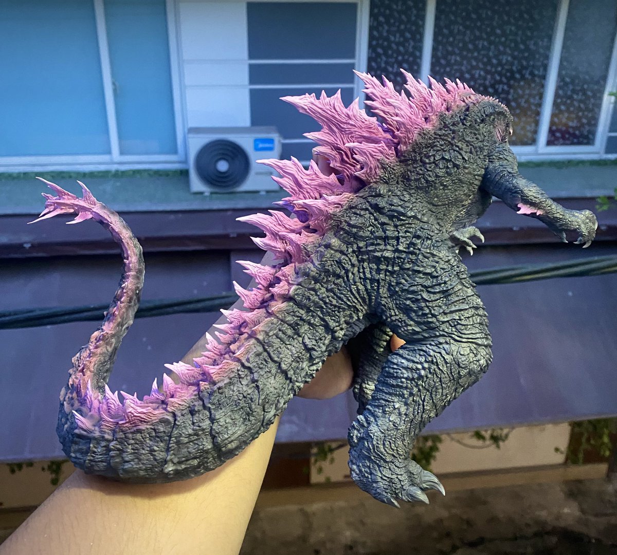 One of the test color versions painted by artist Pol at Glitch Studio. 
#GodzillaXKongTheNewEmpire , #GodzillaxKong , #Godzillalegendary , #Godzillafanart , #fanart , #Glitchstudio