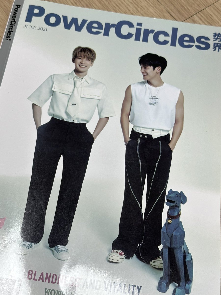 jugobatgi's tweet photo. 세븐틴 민규 원우 잡지 양도
외국잡지 0.7
표지 및 내부에 사진 있음 https://t.co/HIJKxfHfDY