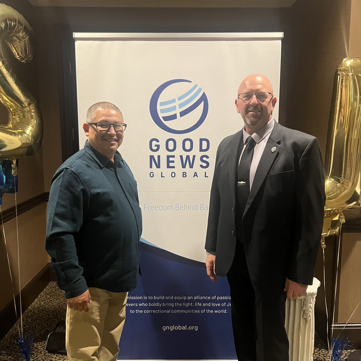 RealCaseyDiaz's tweet photo. With the current sheriff of Sheboygan County, Sheriff Matthew Spence in WI. #sheboyganWI #Wisconsin #sheboygancounty #sheriffmatthewspence https://t.co/UBFx6nA0Hz