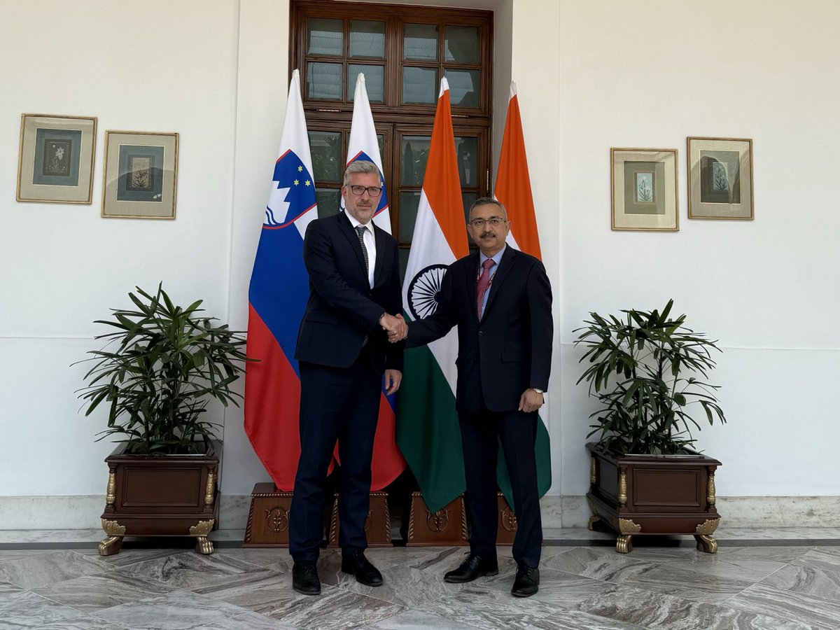 In Delhi State Secretary <a href="/markostucin/">Marko Stucin</a> held political consultations with Secretary for the West <a href="/Tanmaya_Lal/">Tanmaya Lal</a> . They confirmed the good bilateral relations between 🇸🇮 and 🇮🇳 and identified opportunities to improve economic cooperation in the fields of logistics, pharmaceuticals and