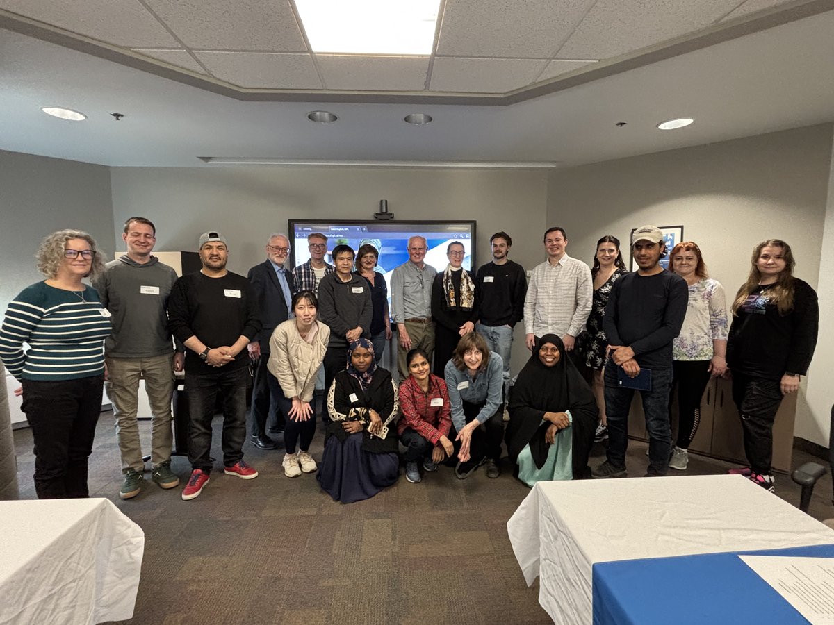 HamiltonLibrary's tweet image. John, Ruth, Wendy, Brian, Carol, and Alex were excited to meet participants of Central Library&apos;s recent Human Library program. They discussed their educational and work experiences in hopes of helping the attendees with their own aspirations.
#Volunteering #LibrariesTransform