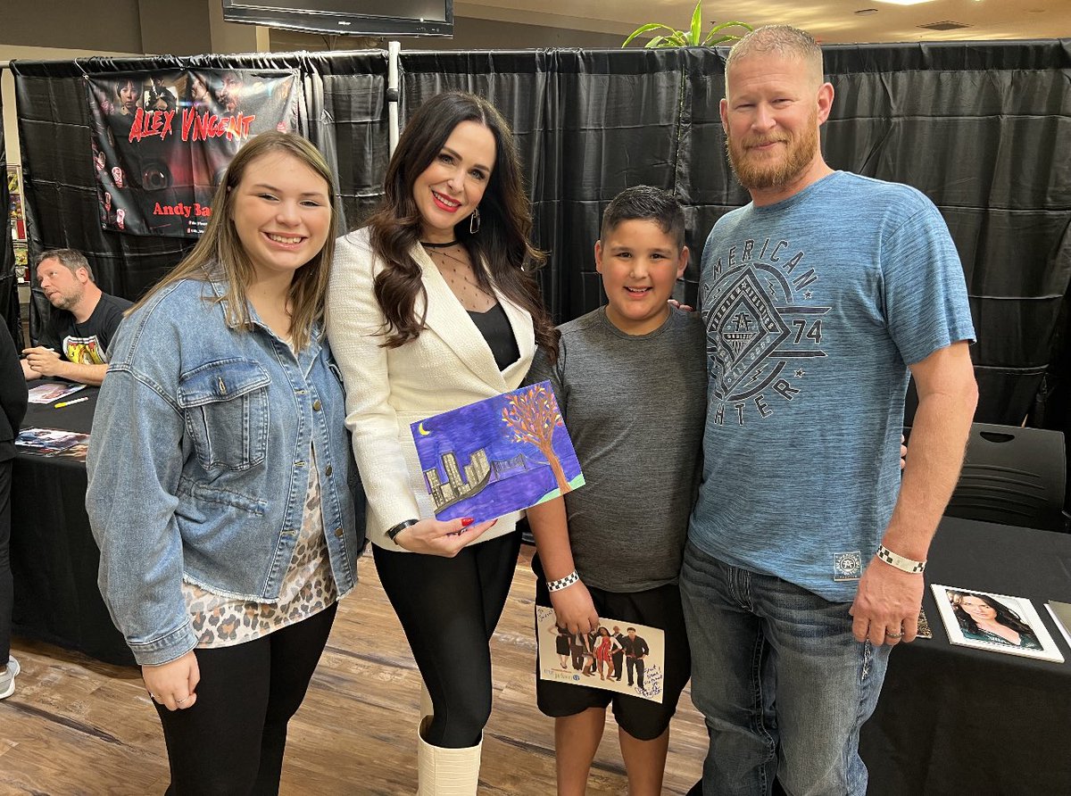 One of the most memorable moments of my life to this day, I remember everything about this day! Just wish I wasn't so nervous during it. I hope I get to meet you again one day Danielle! My brother had a blast too, when we left he said “I just met a celebrity”! He said she was so