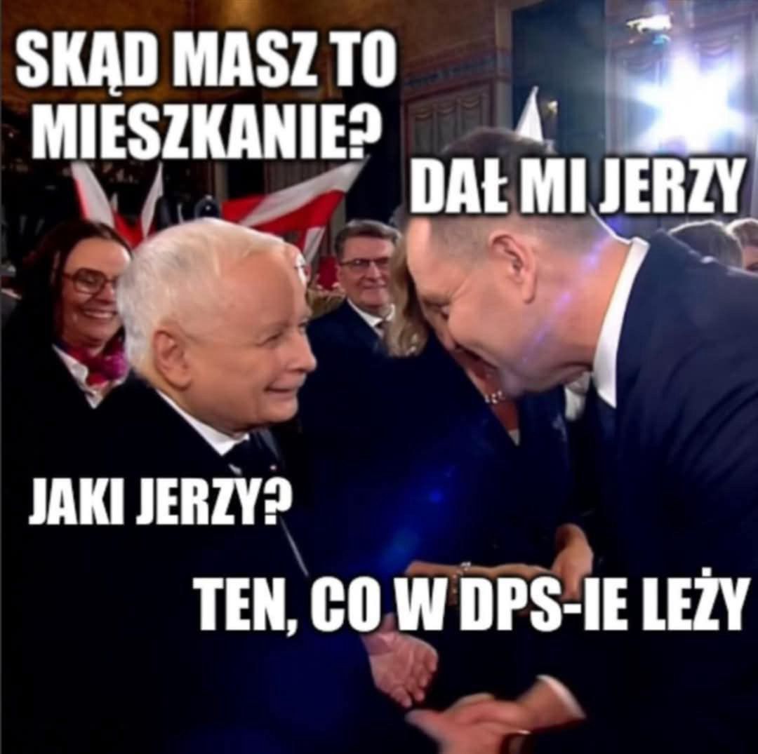 GqRJ6kCXUAAWoai?format=jpg&name=medium