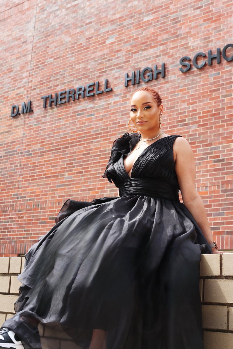 @DrBritWilliams on 🦋sky (@drbritwilliams) on Twitter photo Big shoutouts to <a href="/apsupdate/">ATL Public Schools</a> & <a href="/APSTherrell/">D. M. Therrell High School</a>— I am, because you are! 🩷
#SWATS #Zone4 #Education Big shoutouts to <a href="/apsupdate/">ATL Public Schools</a> & <a href="/APSTherrell/">D. M. Therrell High School</a>— I am, because you are! 🩷
#SWATS #Zone4 #Education
