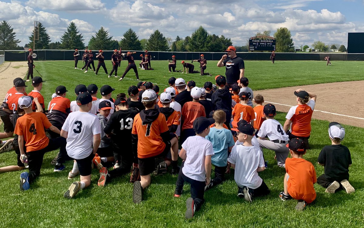 Great turnout for our annual Youth Day! Kids got to hear our varsity coaches speak, watch pregame from the dugout and joined the team on the field for the National Anthem. #LCBaseball
