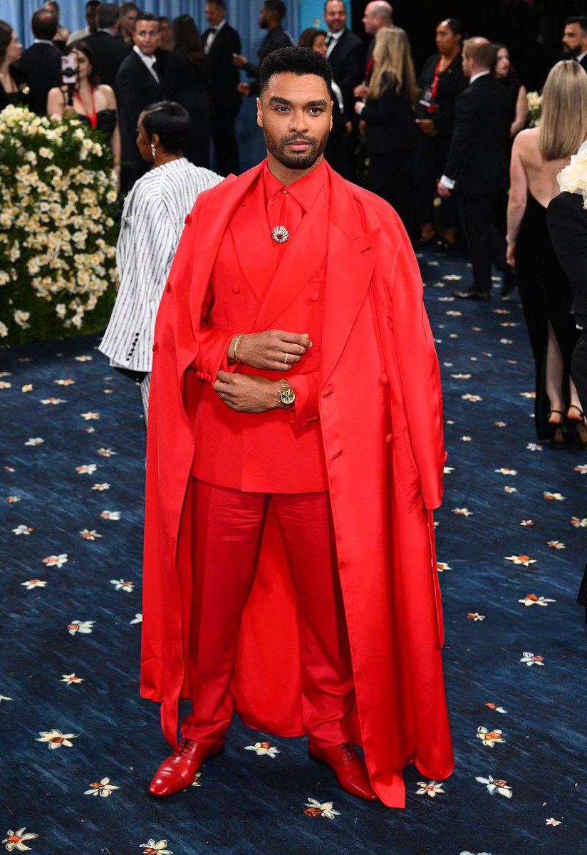 spinelli_x's tweet photo. Sorry ladies but the men slayed 🔥🔥🔥#MetGala2025 #TheMetGala https://t.co/4IFQuJTN2X