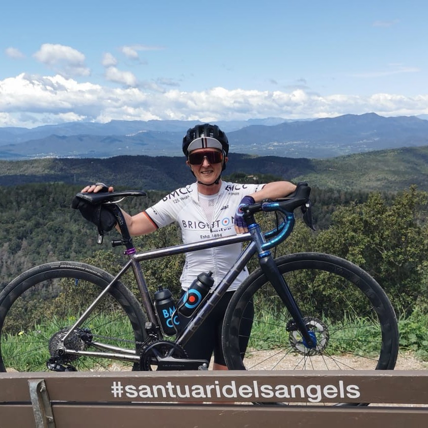 Cycling is my much needed moving meditation.

Read Elaine's latest blog
reillycycleworks.com/blogs/news/how…

#Reillyroadbikes #titaniumroadbike #cyclingformentalhealth