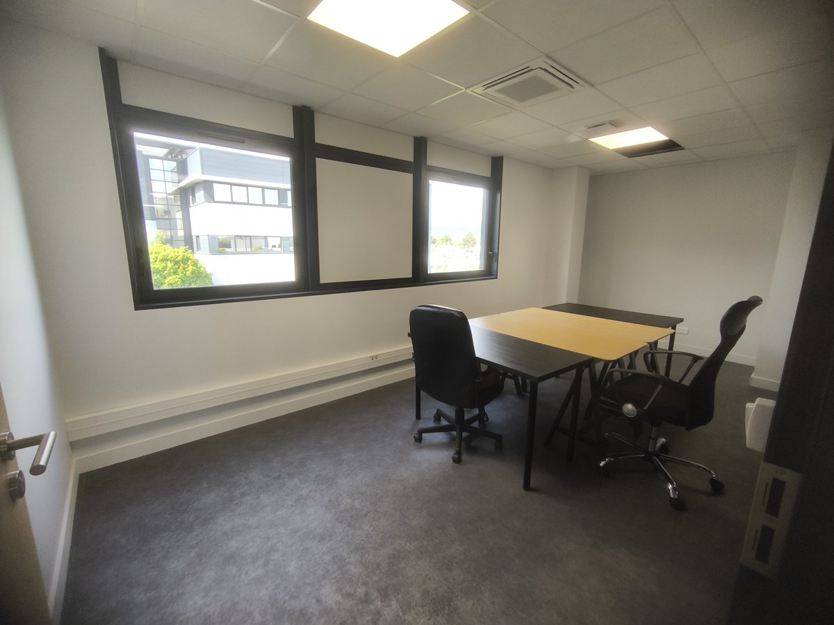 CEBATEC_BIM's tweet image. 😎 Nouveaux bureaux, nouvelle étape 😎

Nous sommes ravis de vous annoncer que notre équipe clermontoise a emménagé dans ses nouveaux locaux situés à Clermont-Ferrand !

#cebatec #cebateam #ingenierie #bim #fluides #batiment #construction #equipe #NouveauxBureaux #ClermontFerrand