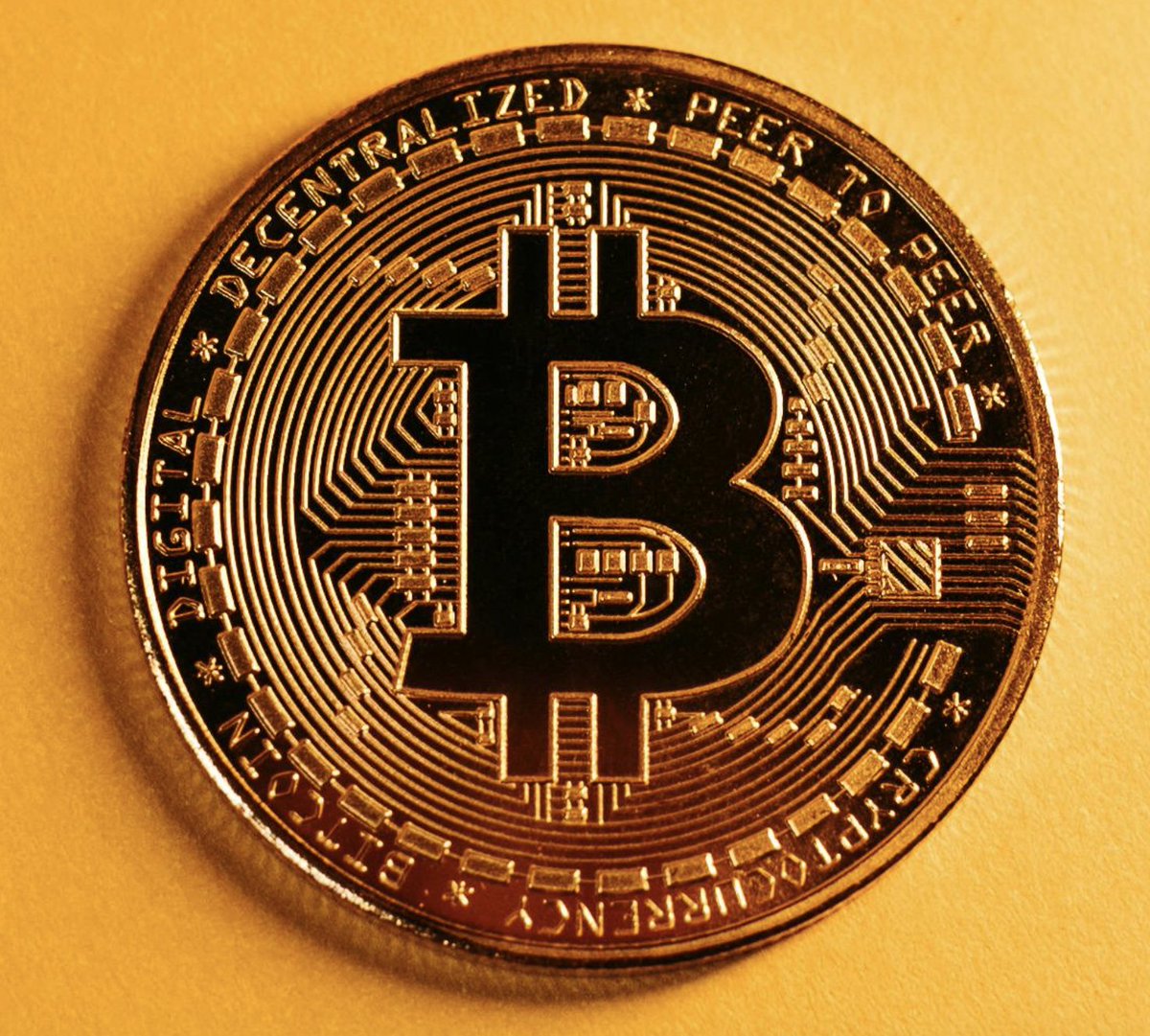 pete_rizzo_'s tweet image. BREAKING: CZECH CENTRAL BANK GOVERNOR SAYS #BITCOIN IS AN "UNCORRELATED ASSET" AND THAT THE COUNTRY SHOULD LAUNCH A "TEST PORTFOLIO" 

HIS GOAL IS TO INVEST 5% OF THE COUNTRY'S RESERVES IN BTC. BULLISH 🔥